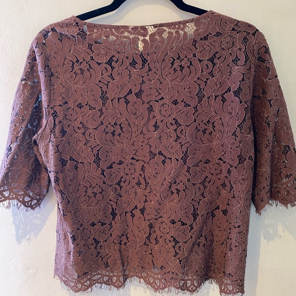 ONLY Studio lace top chocolate size 8 or medium - Picture 3 of 3